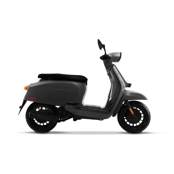 ★新車★　LAMBRETTA【ランブレッタ】V200 スペシャル（マットブラック/ブラック）