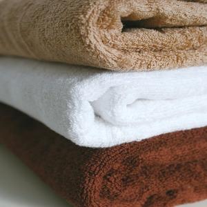 ベーシックカラーバスタオル 1枚 1000匁 業務用バスタオル アウトレットセール 特集 エステタオル 65 130cm