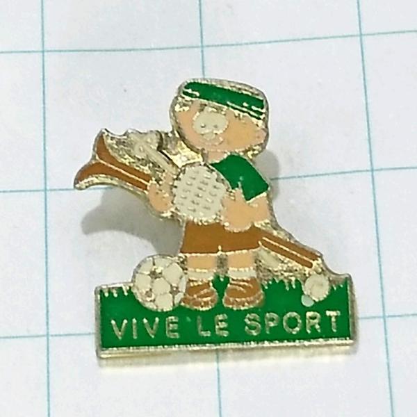 送料無料)サッカーやスキー スポーツ少年 輸入 ピンバッジ PINS ピンズ A18732