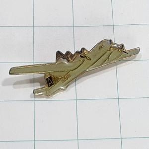 戦闘機 ピンバッジ 一式陸上攻撃機 飛行機 グッズ おしゃれ メンズ