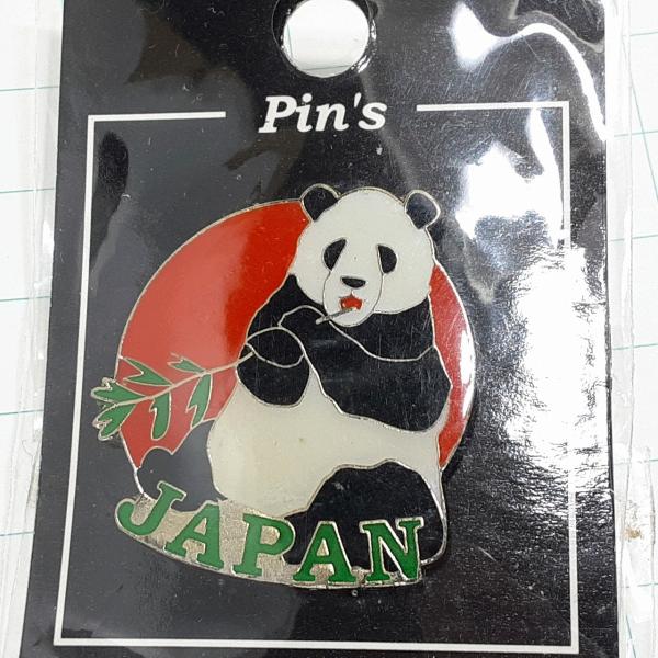 送料無料)未開封 JAPAN パンダ 笹 ピンバッジ PINS ピンズ A34465