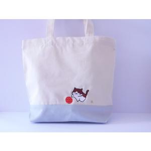 毬と遊ぶ猫の刺繍入り　キャンバストートバッグ　Sサイズ　母の日　誕生日　プレゼント｜blatt-shisyu