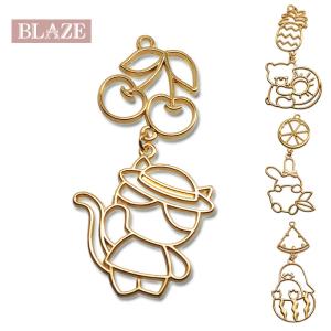 BLAZE 2個セット チャーム 立体 クリスマス ゴールド ＆ シルバー