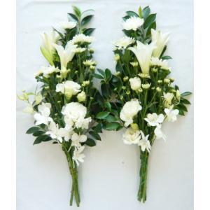 お墓参りに お供えに お供え花 墓花 初盆に 生花 仏花 お供え花 生花 白でまとめた豪華な仏花 墓花 1対 Hb 14 フラワーギフト ブルーマート 通販 Yahoo ショッピング