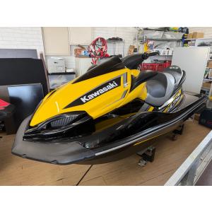 〈熊本発〉中古艇PWC　カワサキジェットスキー　ウルトラNA-LX【3人乗】2021年式《17時間》