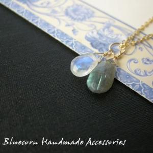 天然水晶 ネックレス 白ヘビ 蛇彫りペンダントトップ 縦約32ミリ×幅約