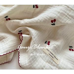 さくらんぼ刺繍 3重ガーゼ　ブランケット Sサイズ