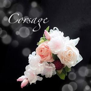 小さなコサージュ・桜入りミニローズ、クリーム&ピ...の商品画像