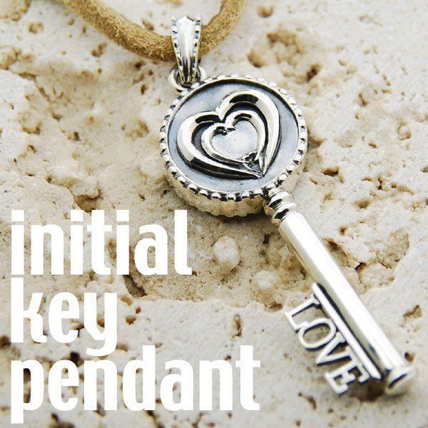 鍵のネックレス イニシャル ゴルフマーカー LOVE