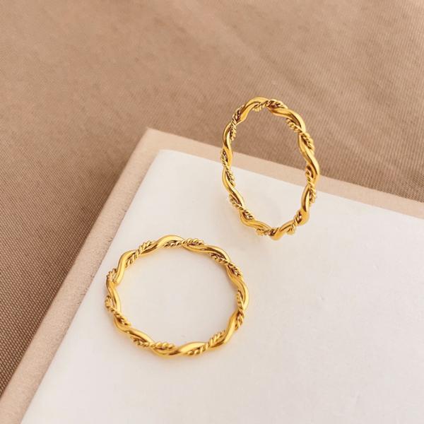 リング 指輪 ツイスト 2mm 極細 華奢リング ステンレスリング 安心素材 大人可愛い ジュエリー...