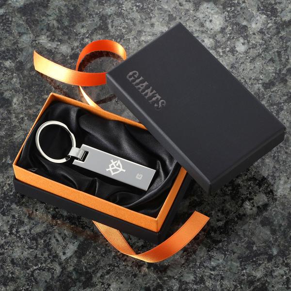 巨人グッズ・ジャイアンツ　チャームキー/ YG（名入れあり）
