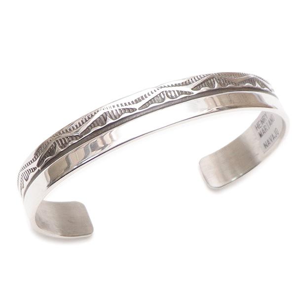ヘンリー・マリア―ノ【Henry Mariano】NAVAJO 110189 バングル シルバーアク...
