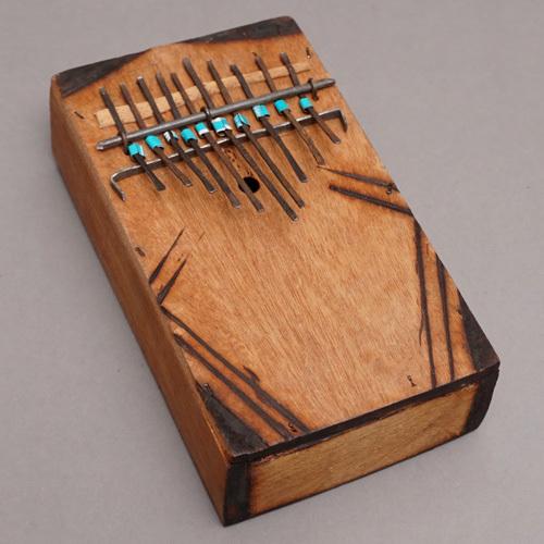 アフリカ　タンザニア産　カリンバ　（Mサイズ）　親指ピアノ