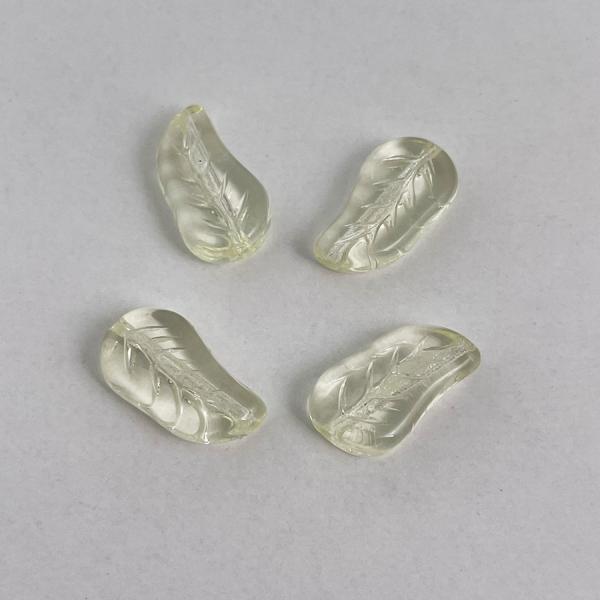 【2024秋の新商品】リーフ 15x8mm ライトイエロー
