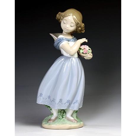 リヤドロ（Lladro リアドロ 陶器人形 置物） 花と少女 光を浴びて #ldr-8247