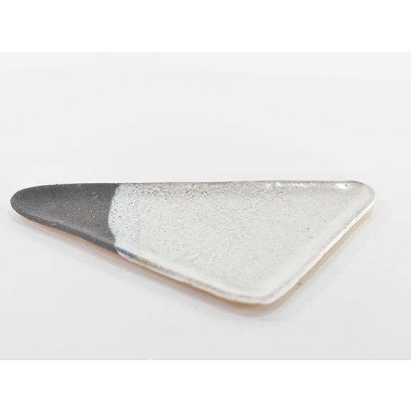 苔玉の長三角皿 いっぷく 22cm