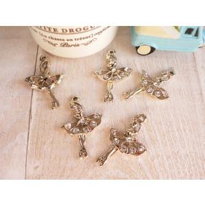 チャーム 林檎 4個入 りんご リンゴ 立体 手芸 パーツ ハンドメイド