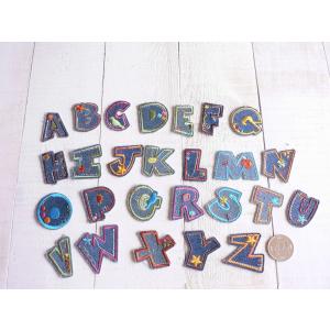 ワッペン アルファベット 英文字 カラフル デニ...の商品画像