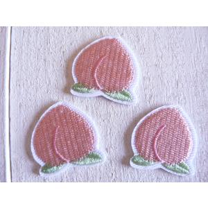 ランジェリー桃姫　刺繍パッチ 刺繍ブローチ 「桃」 | iichi 日々の暮らしを心地よくするハンドメイド