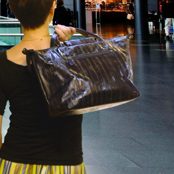 送料無料　ラッピング無料　本革　レディース　２wayバッグ　うなぎの革　イールスキン 　テネルバッグ