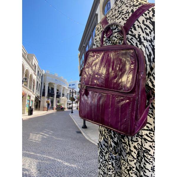 送料無料　本革　軽い　リュック　うなぎの革　イールスキン　メンズ　レディース　ユニセックス　リュック...