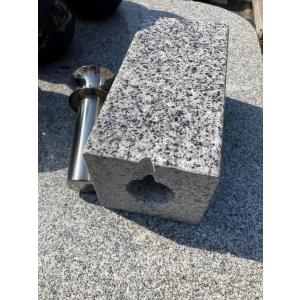 花立 みかげ石 墓石用 2個セット(中)の詳細画像2
