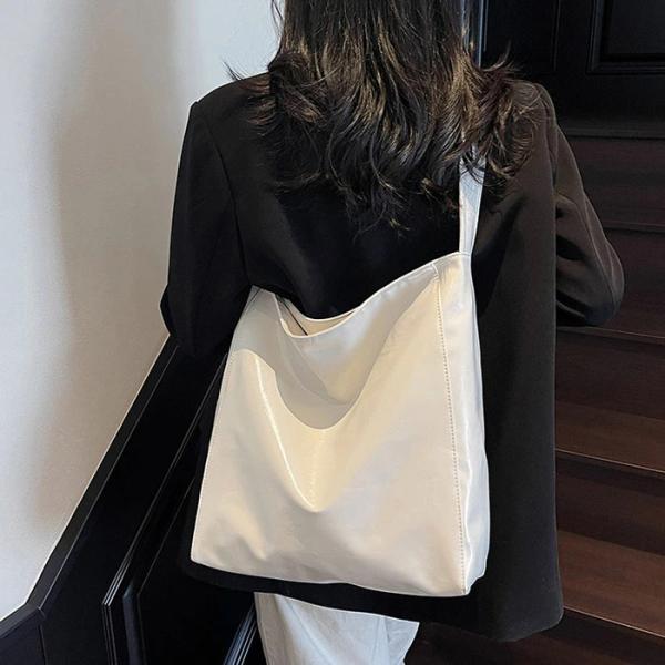 トートバッグ レディース ショルダーバッグ 太ベルト 大容量 肩掛け 斜めがけ バッグ 大きめ 2w...