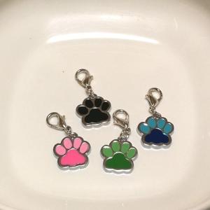 ファスナーチャーム肉球（４色）