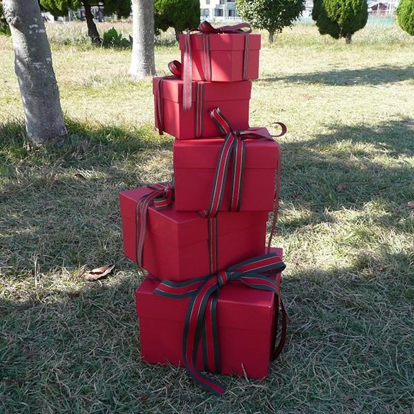 マトリョーシカBOXセット　レッド　クリスマス用リボン付き