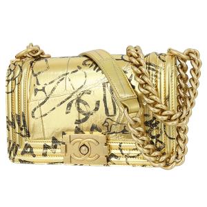 BOY CHANEL シャネル コインケース 財布 ハーフムーン ボーイシャネル