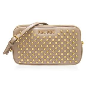 miu miuミュウミュウポーチ 新作 MIU MIU レザー スタッズ iPhone 化粧ポーチ 5ARH02 NAPPA METAL BOR 新作 新品 正規品｜brand