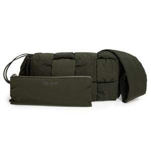 （美品）BOTTEGA VENETA ボッテガヴェネタ 749880 マキシイントレチャート パデッド テック カセット ポリアミド カーキ ショルダーバッグ シルバー金具