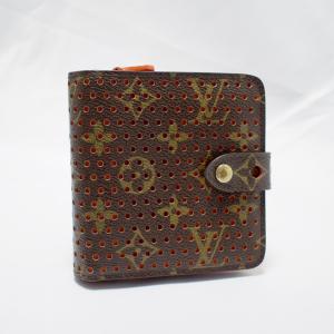 LOUIS VUITTON（ルイ・ヴィトン） モノグラム コンパクトジップ