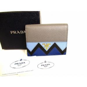 PRADA（プラダ） 未使用保管品 箱付き 三角ロゴ 金具 サフィアーノ