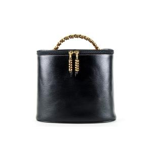 LOEWE（ロエベ） 【超美品】LOEWE オーストリッチ ショルダーバッグ