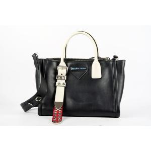 PEEKABOO 【SALE】フェンディ ピーカブー レギュラー セレリア 8BN290