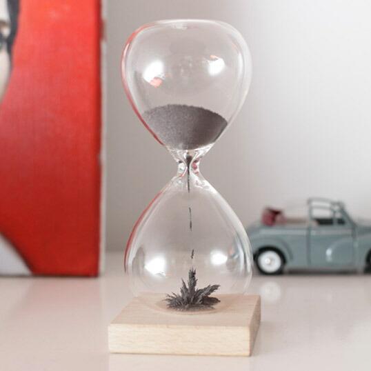 Magnetic Hourglassマグネティックアワーグラス砂鉄を用いた砂時計インテリア雑貨
