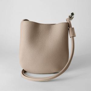 オソイ OSOI ショルダーバッグ FOLDER BROT シルバー レディース