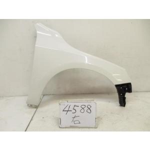 2014年 ボルボ S60 DBA-FB420 T5 右Fフェンダー アイスホワイト   19077...