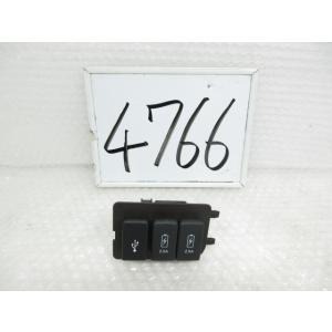 R3年 Ｎ−ＢＯＸ 6BA-JF3 USBポート    204247 4766