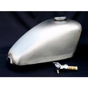 YAMAHA（ヤマハ） ドラッグスター400 タンク 黒 純正 中古 バイク 部品