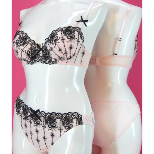 【Victoria】ミネルヴァブラとショーツのセット