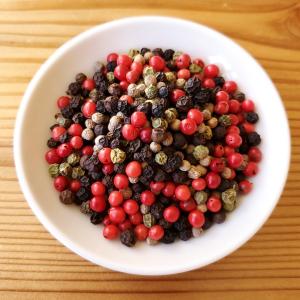 ピンクペッパー ホール 50g マダガスカル産 スパイス 胡椒 ピンク