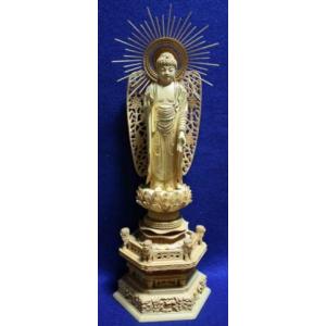 仏像 大日如来 柘植 八角台座 飛天光背 2.5寸 木彫 真言宗 本柘植