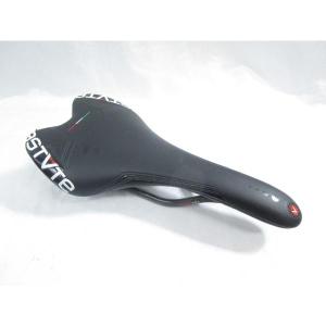 エーエックスライトネス AX-LIGHTNESS カーボンコンポジットサドル