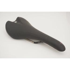 PROLOGO 「プロロゴ」 NAGO EVO TRI 40 NACK サドル / 大阪門真店