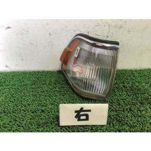 グロリア E-CY31 右クリアランスランプ B6110-25V00