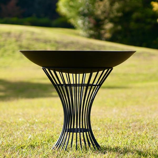 高級鋳物製ファイヤーピット、優美なデザインでリッチなアウトドア空間を演出、ガーデン・アウトドア・イベ...