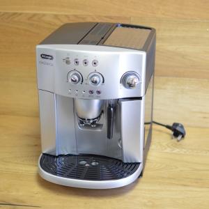 海外向け 220V 240V デロンギ エスプレッソマシン メーカー コーヒーメーカー DeLonghi Magnifica Espresso Mak｜cakmkt