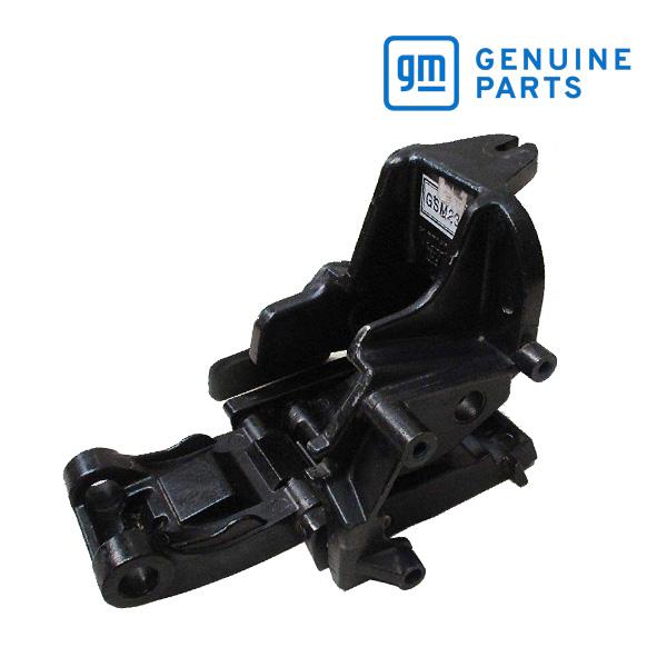 GM純正 サイドステップ ランニングボード ブラケット フロント 右側 助手席側 RH 227781...